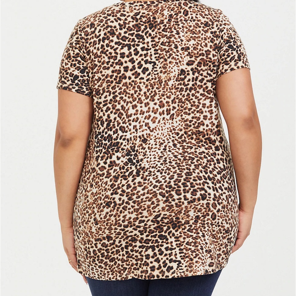 Torrid 2/2X Tee Top Leopard Print Shirt V-Neck - Picture 2 of 4